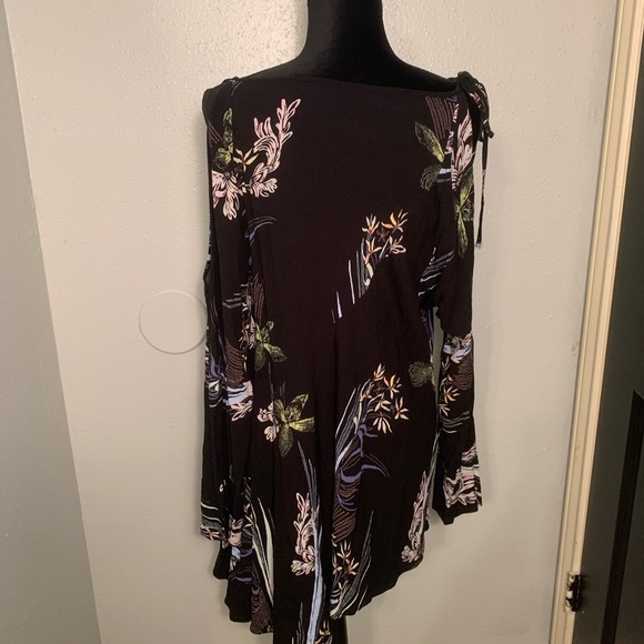 Free People Slit Sleeve Top ✨ - Picture 6 of 6